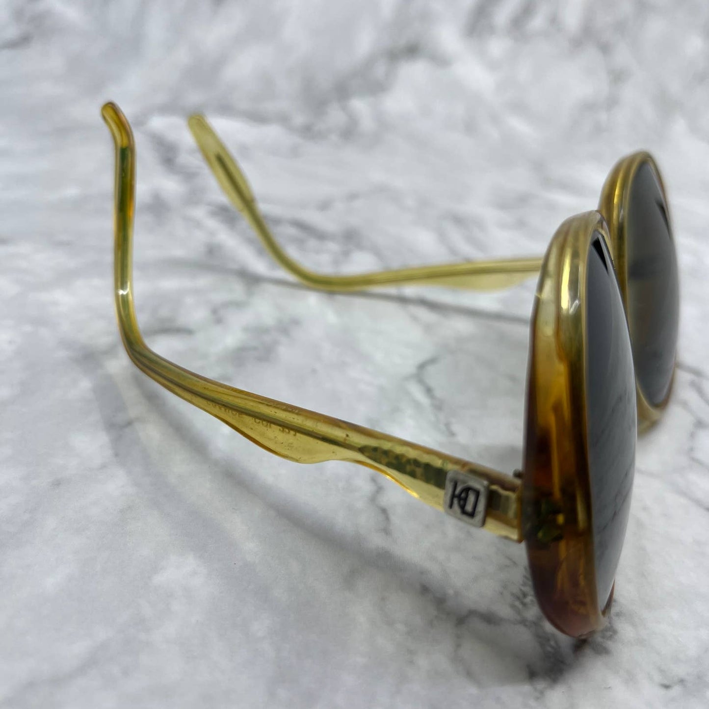 Vintage Oversized Frame Woman’s Sunglasses Eyglasses FRAMES DH France 5” TA9