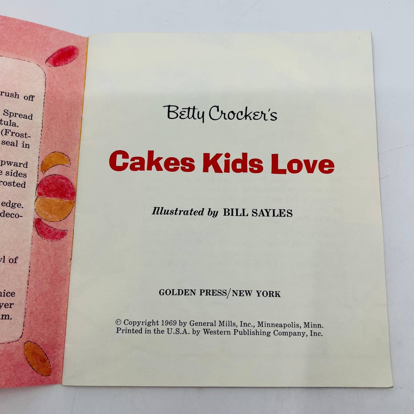 1960s Betty Crocker CAKES KIDS LOVE Cook Book Booklet SA7