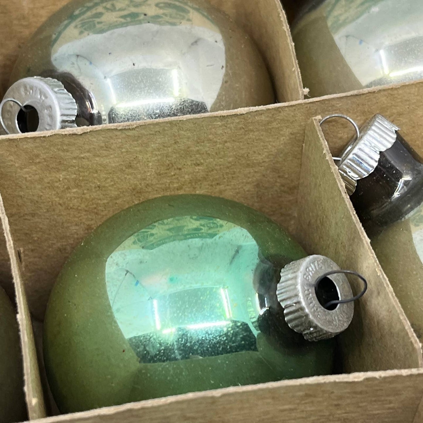 Shiny Brite 12 Vintage 3" Mercury Glass Ornaments Original Box  Silver Green TJ9