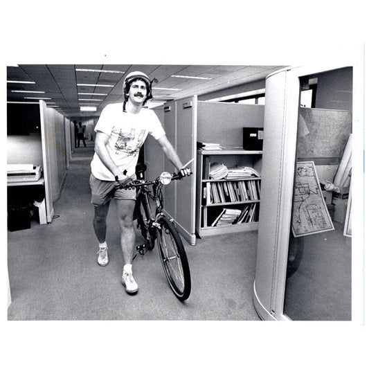 1989 Press Photo Cycling Jeff Hunter Riding Bike Miami Herald 8x10" AD3