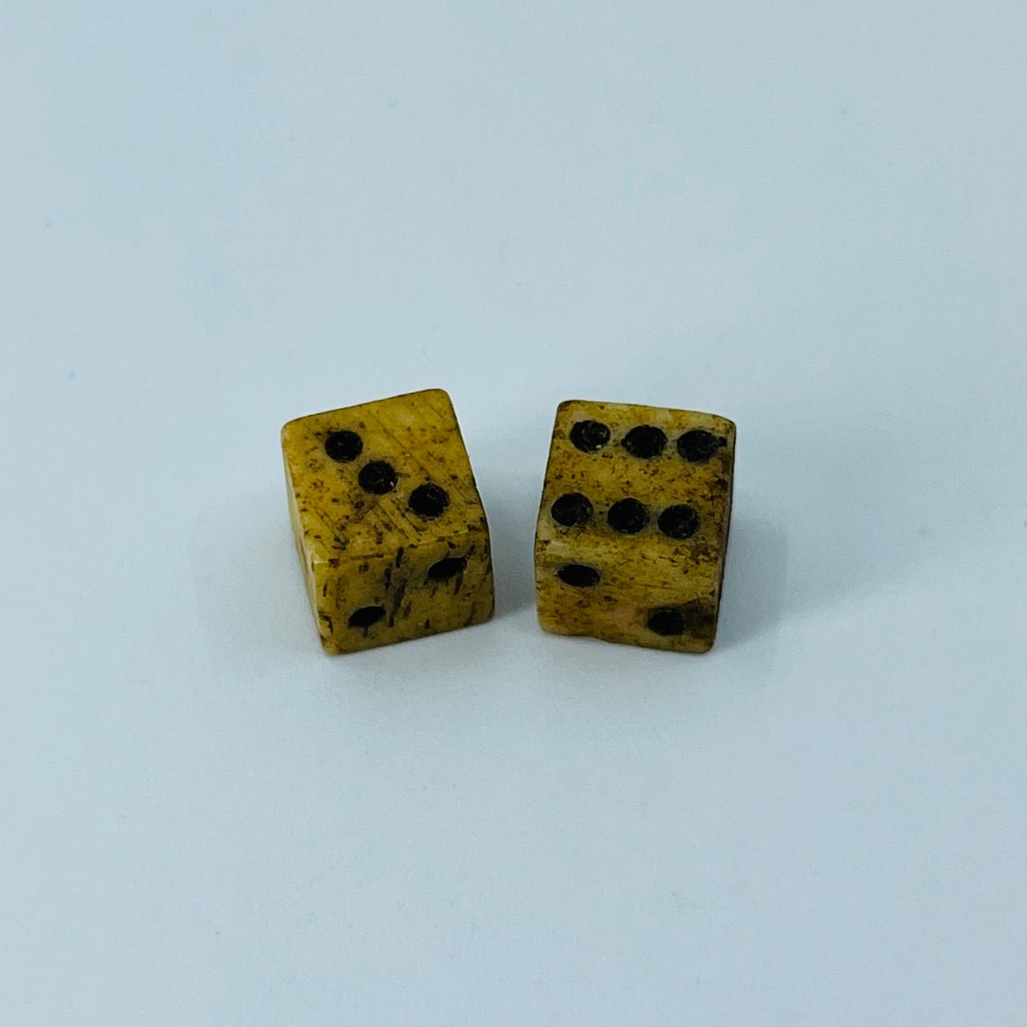 Antique Pair of Miniature Bone Dice 1/4” SB3