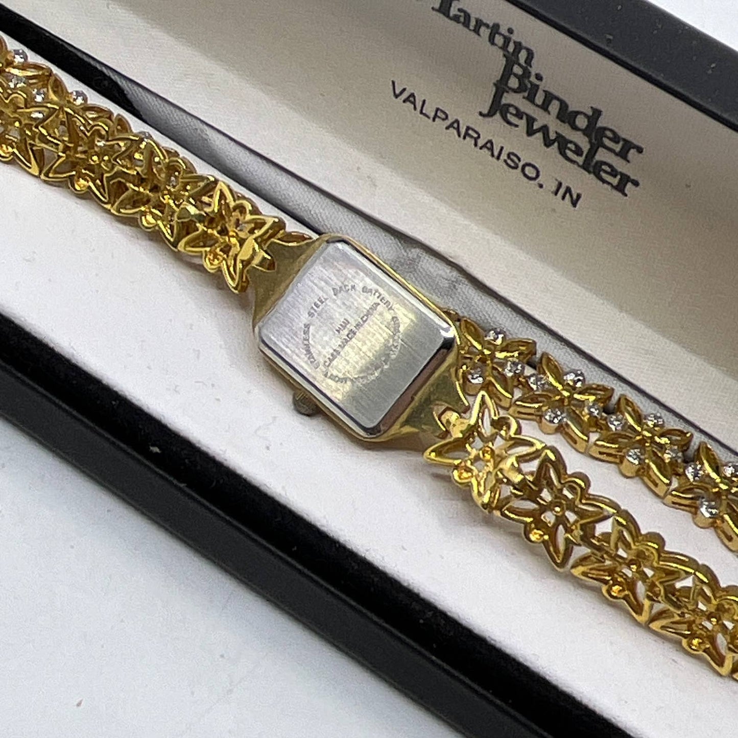Gold Tone Womens Watch and Bracelet Set TI3