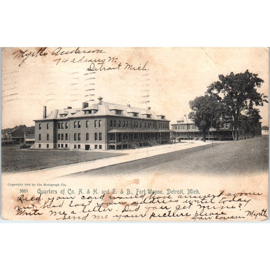 Quarters of Co A & H and E & B Fort Wayne Detroit MI - Original Postcard TJ7-RP1
