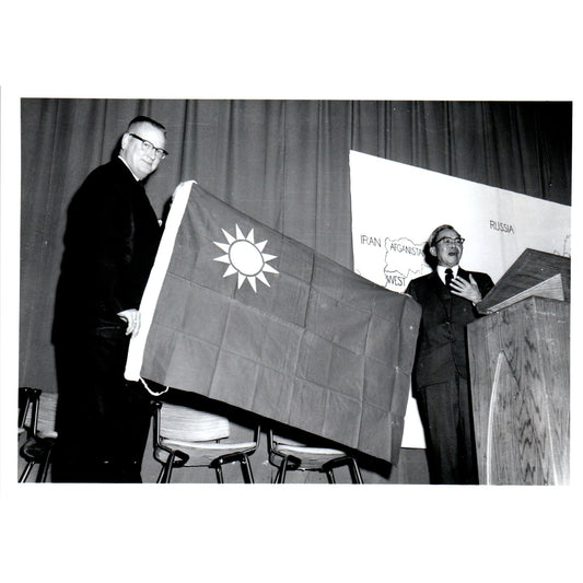China Ambassador Tsiang Presenting Flag to Pres. Ward Original Photo 5x7 B10