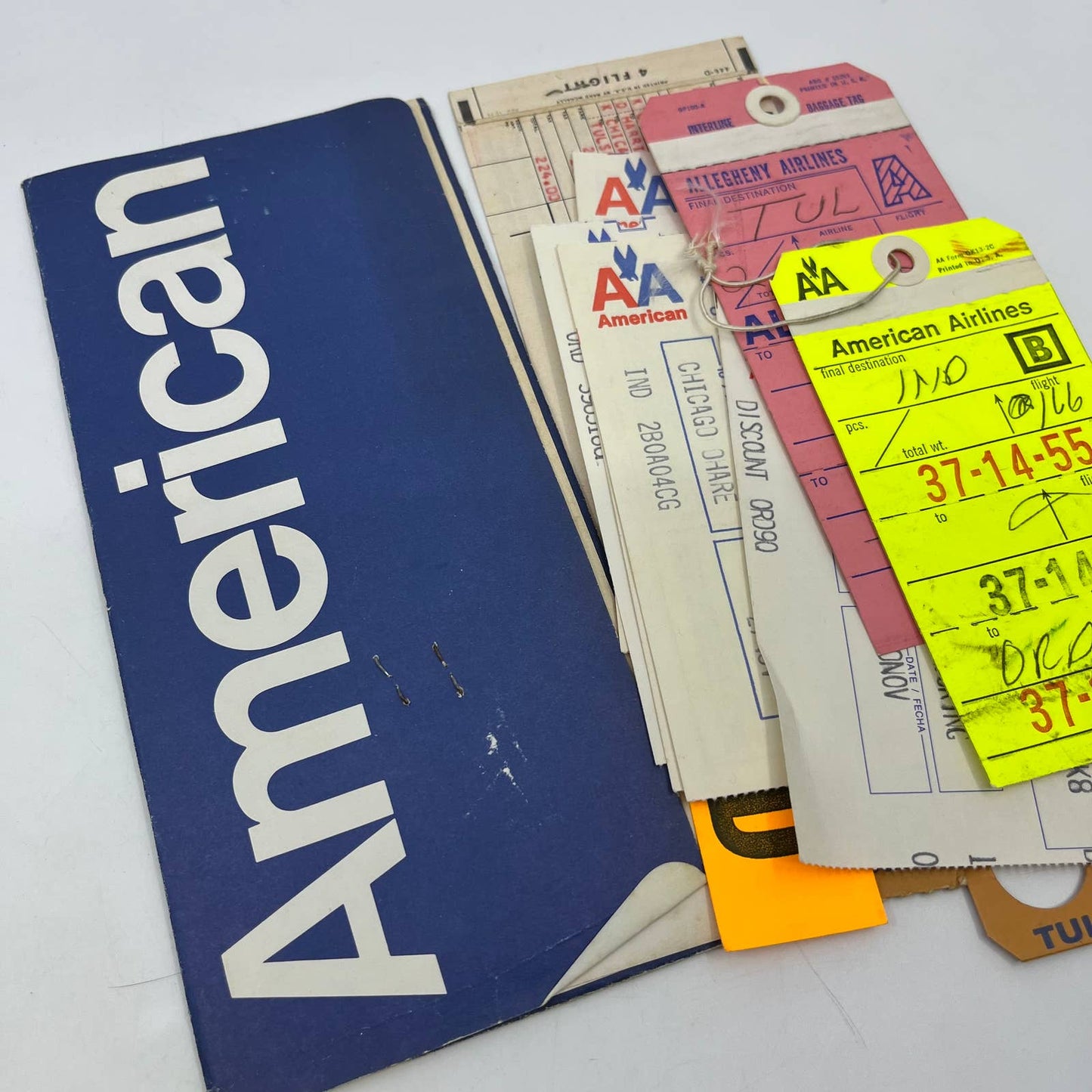 1977 American Airlines Boarding Passes Envelope/Passenger Stubs Bag Tags Chicago AC8-1