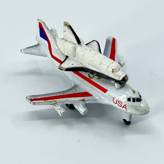 Vintage 1987 Galoob Hard Plastic NASA 905 Plane and NASA Planet Shuttle SD1