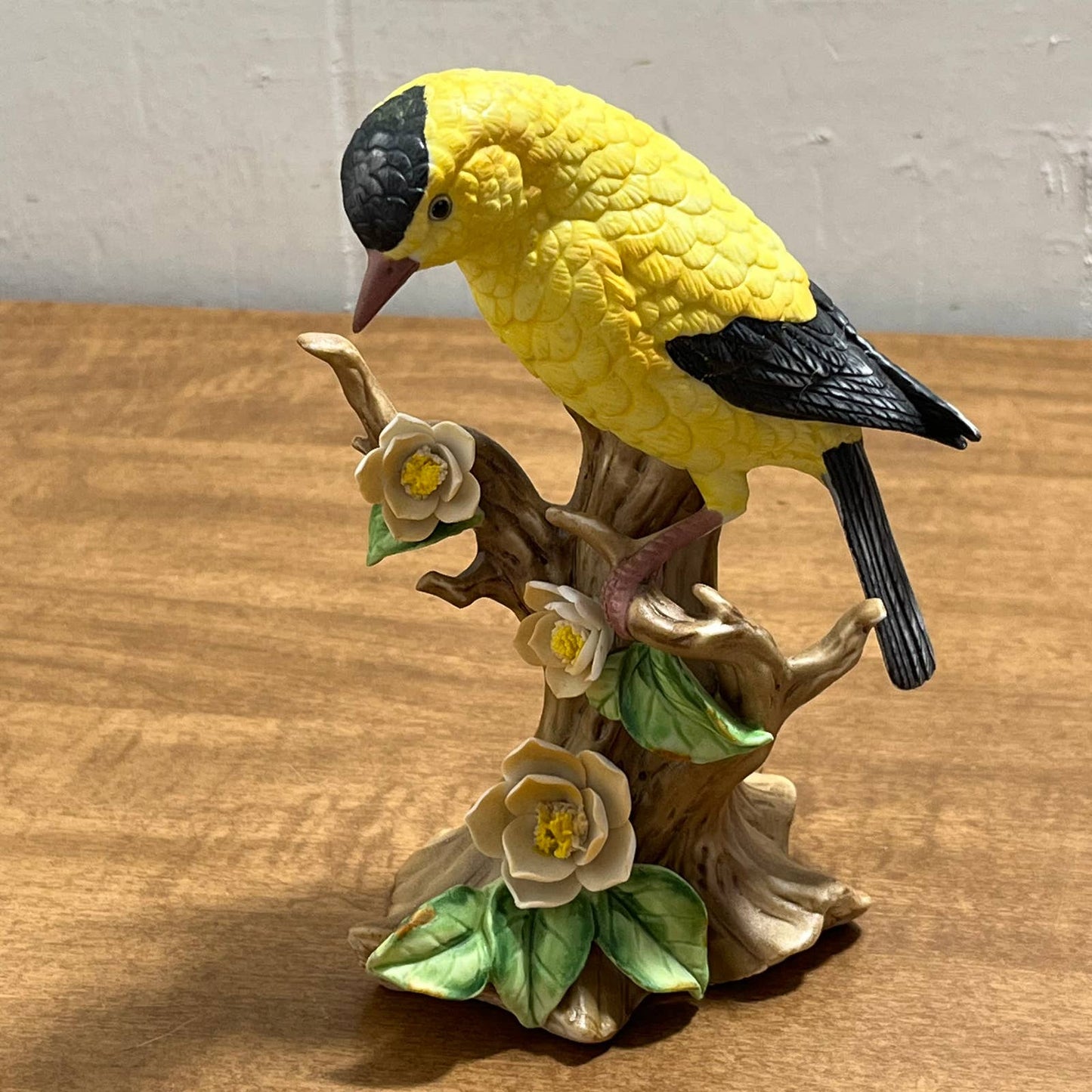 Vintage Lefton Hand Painted GOLD FINCH Yellow Bird Figurine 6” FA6