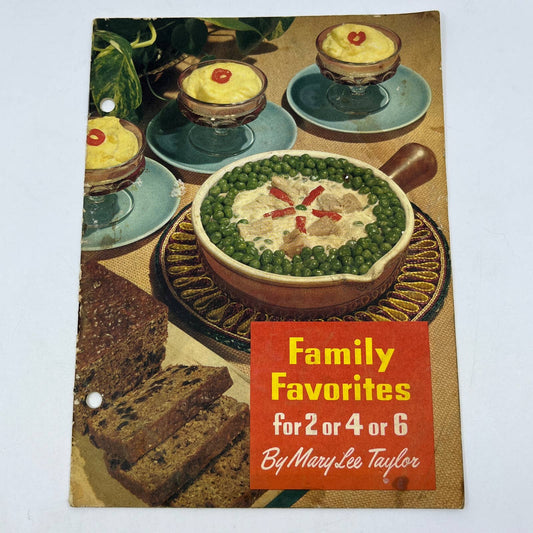 1952 Family Favorites Mary Lee Taylor Cookbook Pet Evaporated Milk Co. TG6