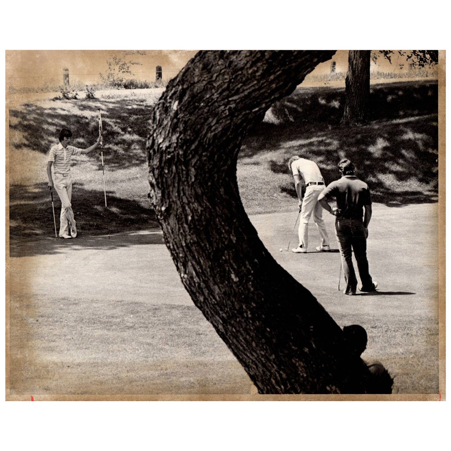 1976 Original Press Photo Golf John Lundgren Putt 16th Green Wilmar 8x10" AD2