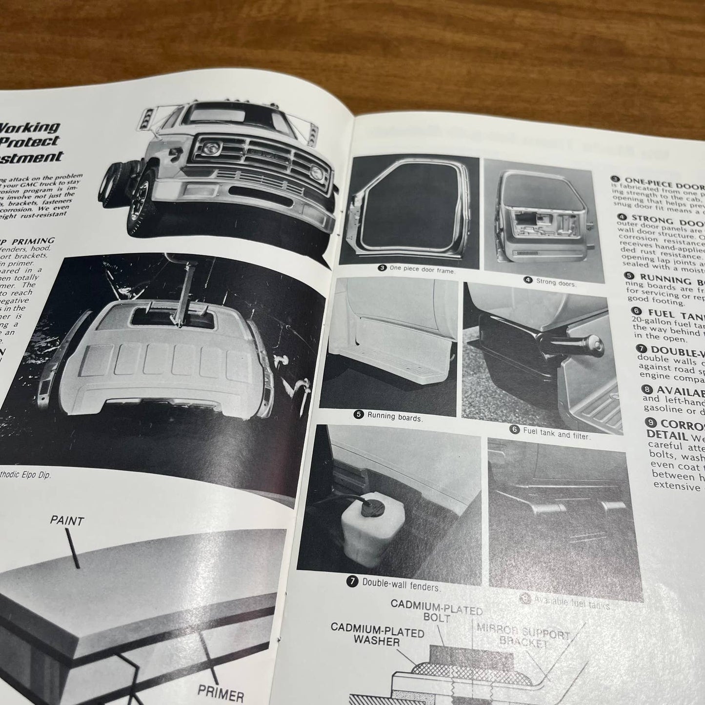 1979-80 GMC 97.5 Conventional Series 7000 Booklet Great Full Color Pics A2