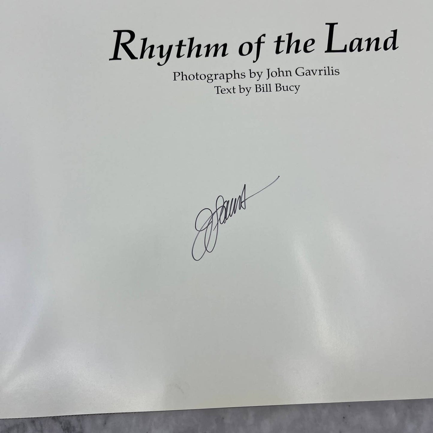 RHYTHM OF THE LAND Photographs by John Gavrilis SIGNED HC BOOK TJ8