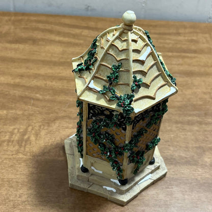 Dept 56 #5165-9 Snow Village A Home for the Holidays Birds Birdhouse As Is SA2