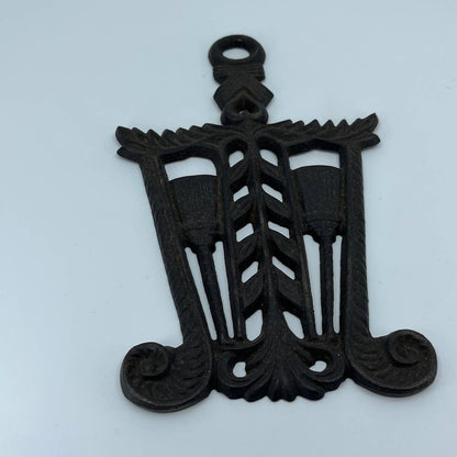 Vintage John Wright Cast Iron Trivet No. 254 Brooms & Leaves 7.25” #2 TB4