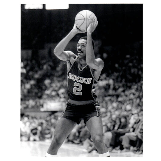 1983 Press Photo Basketball NBA Milwaukee Bucks Junior Bridgeman 8x10" AD3