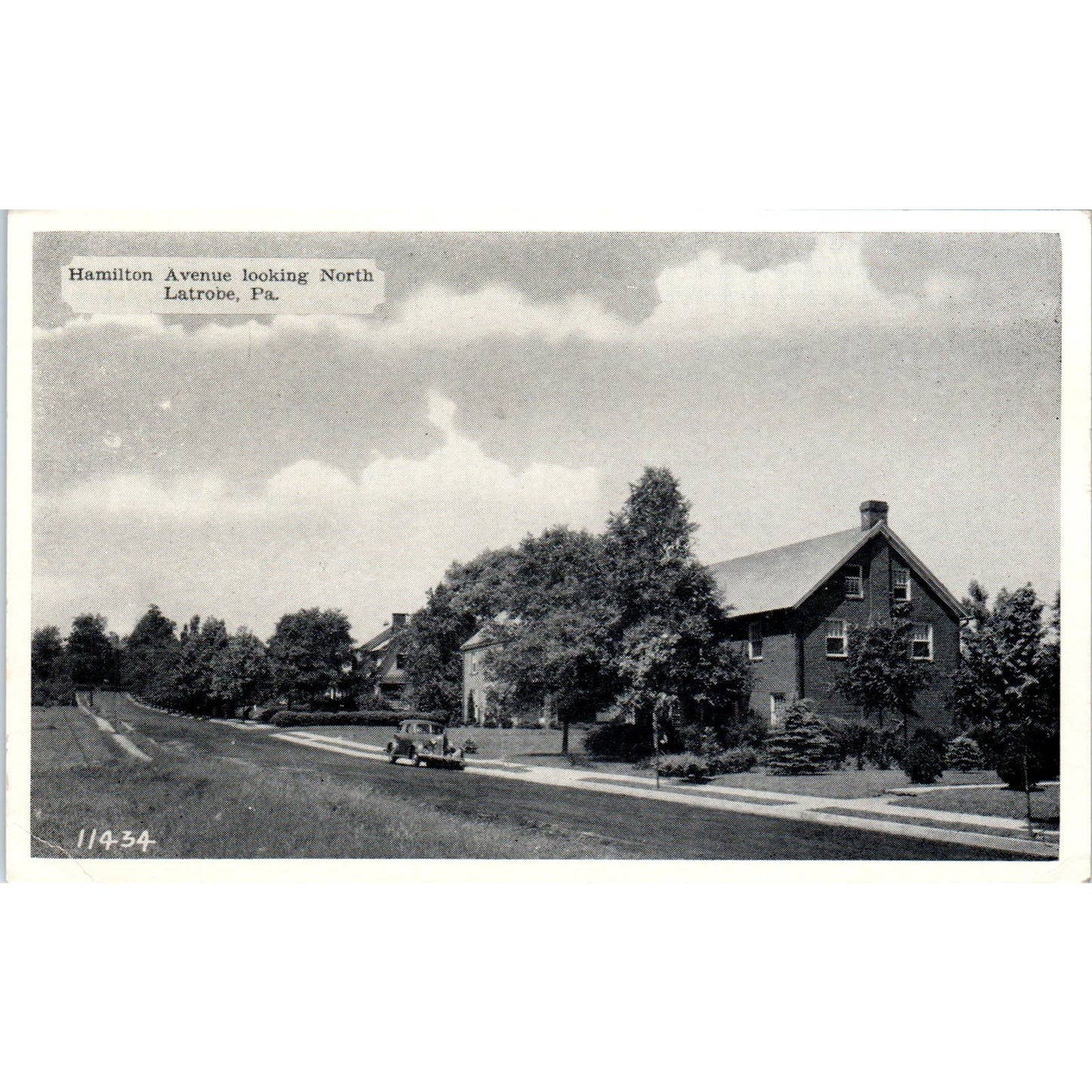 Vintage Postcard Hamilton Avenue Looking North Latrobe PA TI1-1
