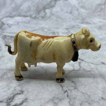 Vintage 1950’s Marx Plastic Milking Cow Toy 4x2.5” SE6