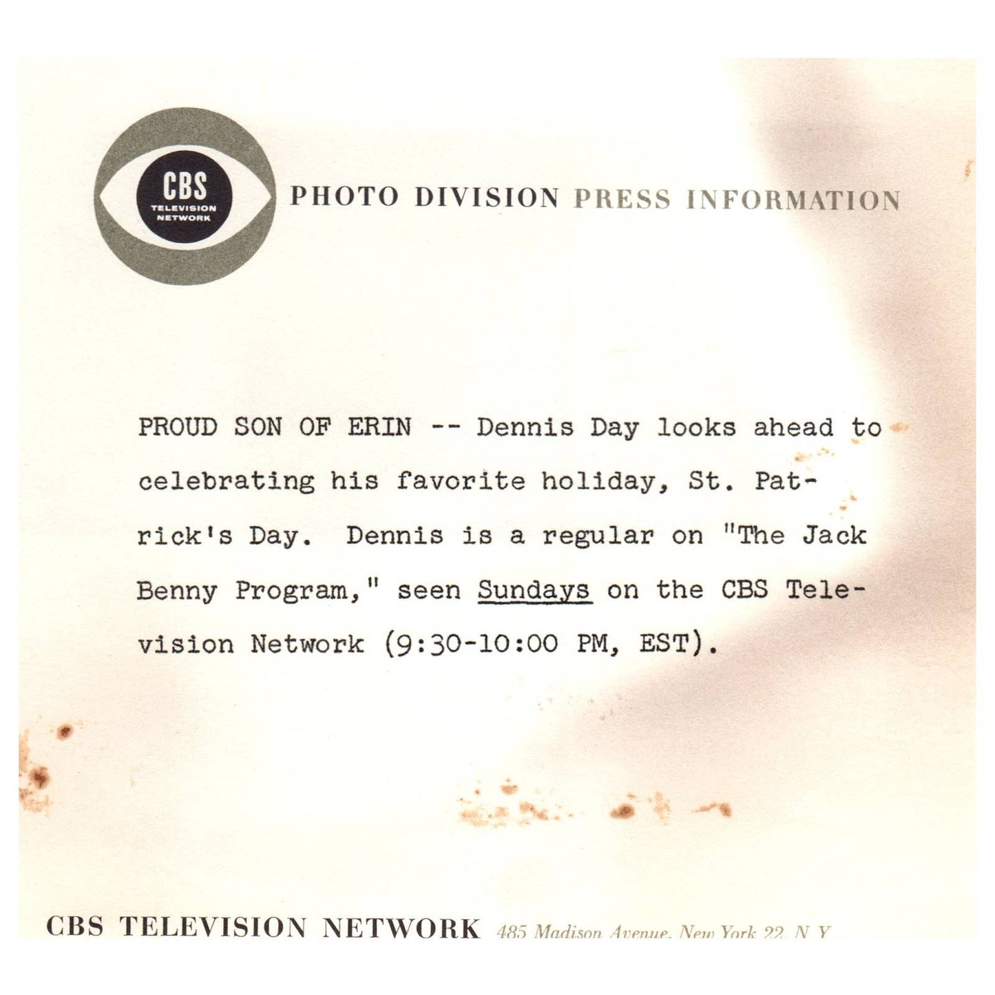 c1960 Press Photo Dennis Day St. Patrick's Day on Jack Benny Program CBS TJ7-2