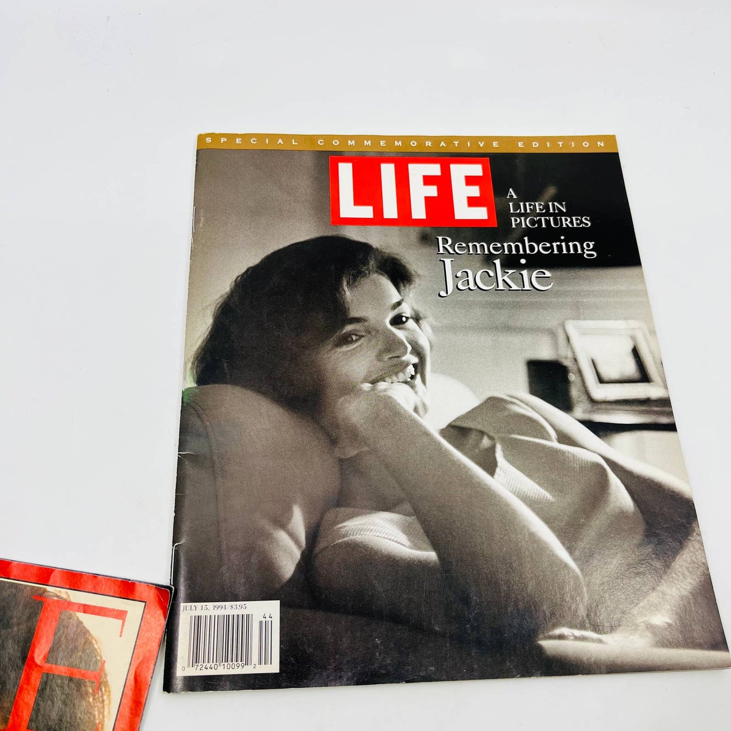 1994 Set of 2 Time & Life Magazines Commemorating Death of Jackie Kennedy TD3