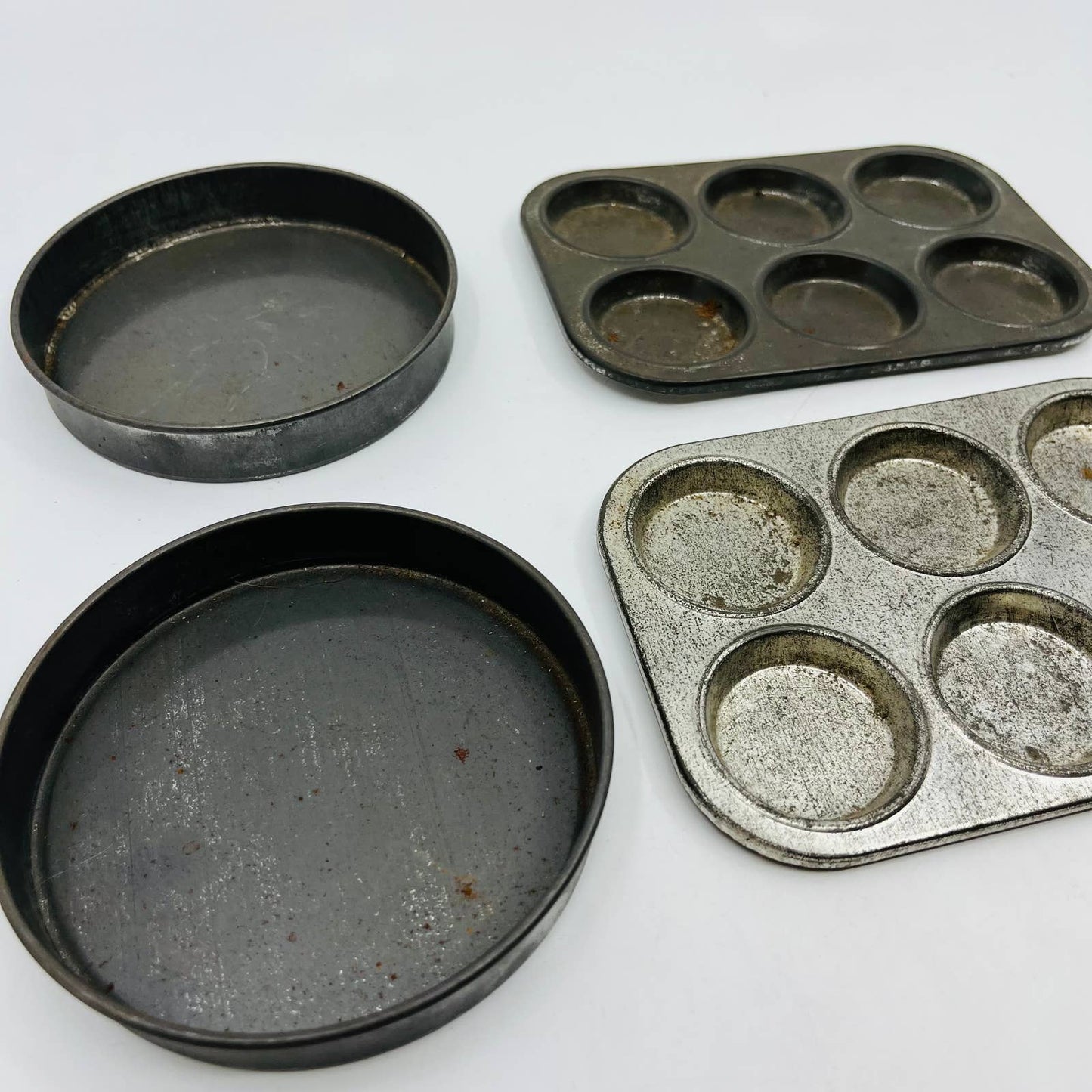 Vintage Toy Kitchen Metal 4 Piece Baking Set Muffin Tin Pie Pan TB6