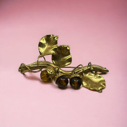 1970s Autumnal Gold Leaf Lucite Acorn Motif Vintage Brooch Pin TK2-P