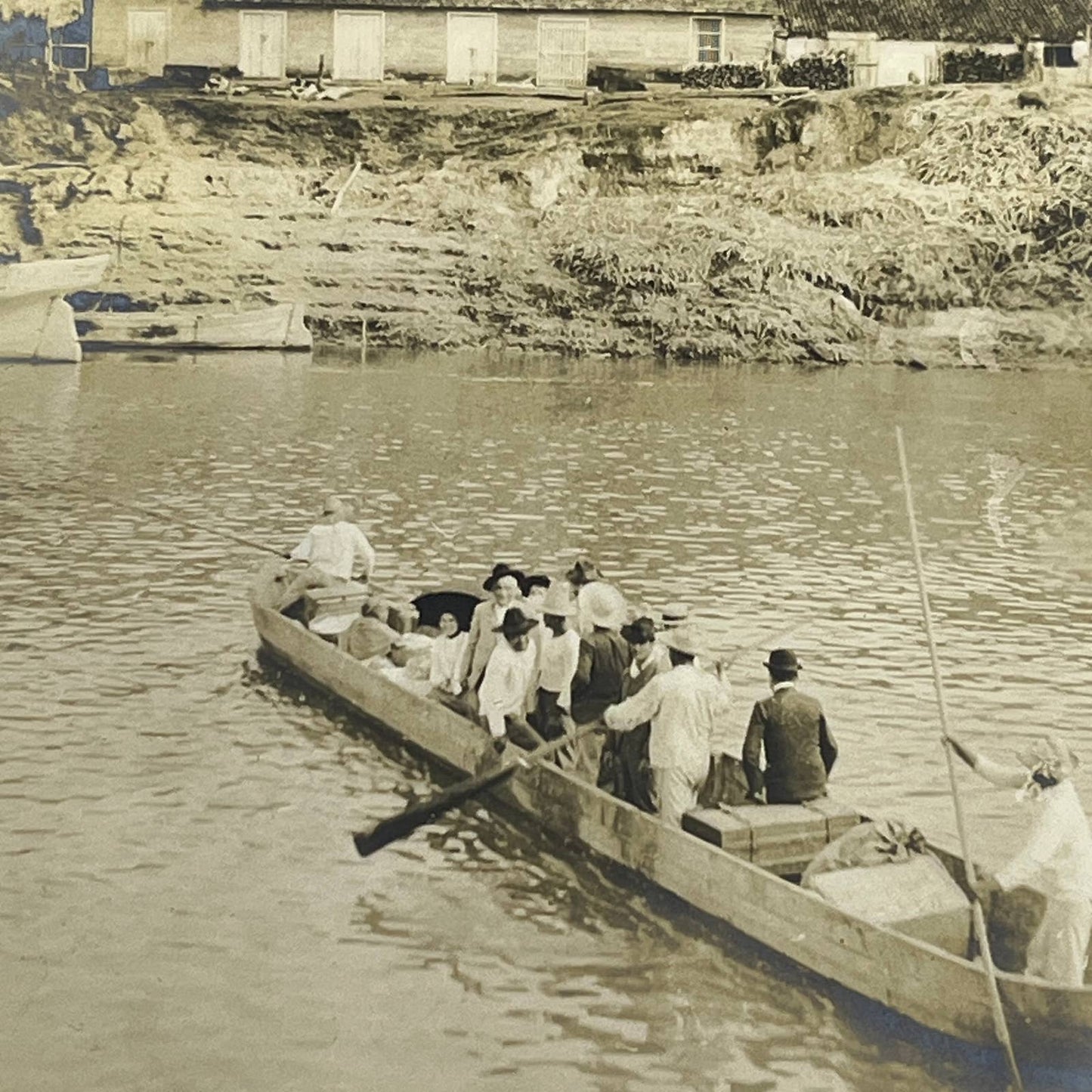 1903 Photograph Amalio Ocampo & Family Leaving River Steam in Canoe Mexico AC7