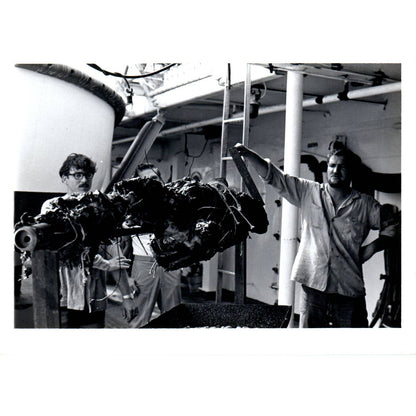 c1970 Original Photograph Navy Sailors With Unidentified Object 5x7" AD6