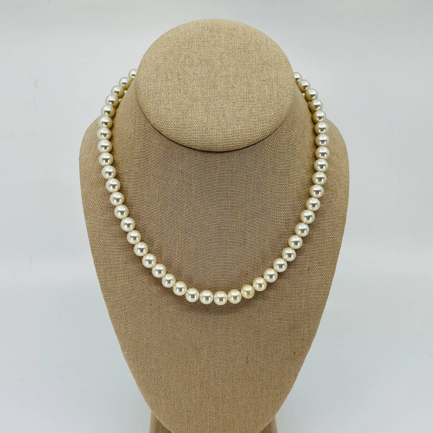 MCM Mod Faux Pearl Cool Tone Choker Necklace Made in Japan SB2