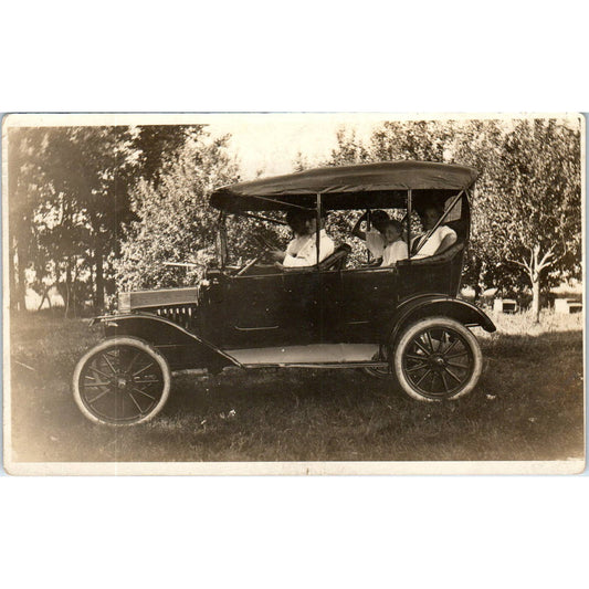 1920s RPPC Postcard Family Riding in a Ford Model T Automobile SE5