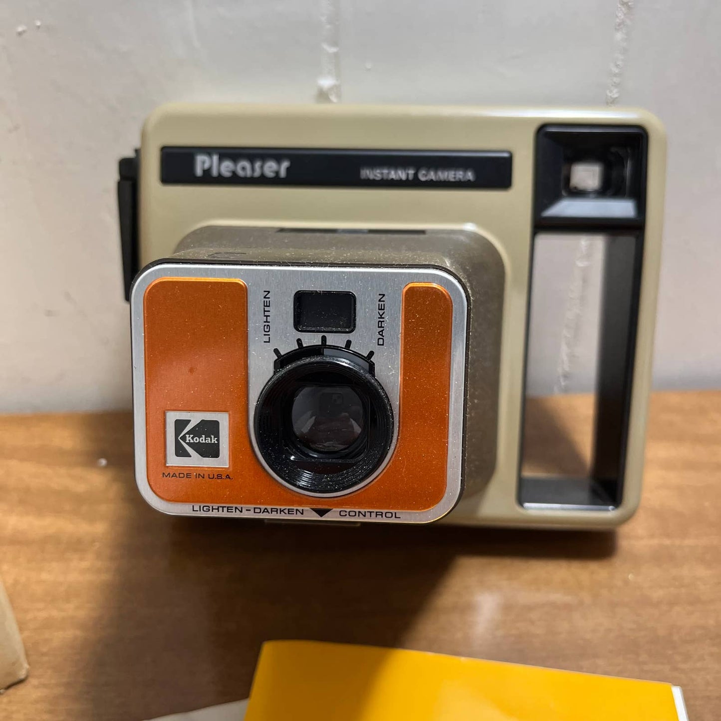 1970s Brown Orange Kodak Pleaser Instant Camera w/ Box Manual Inserts TG9