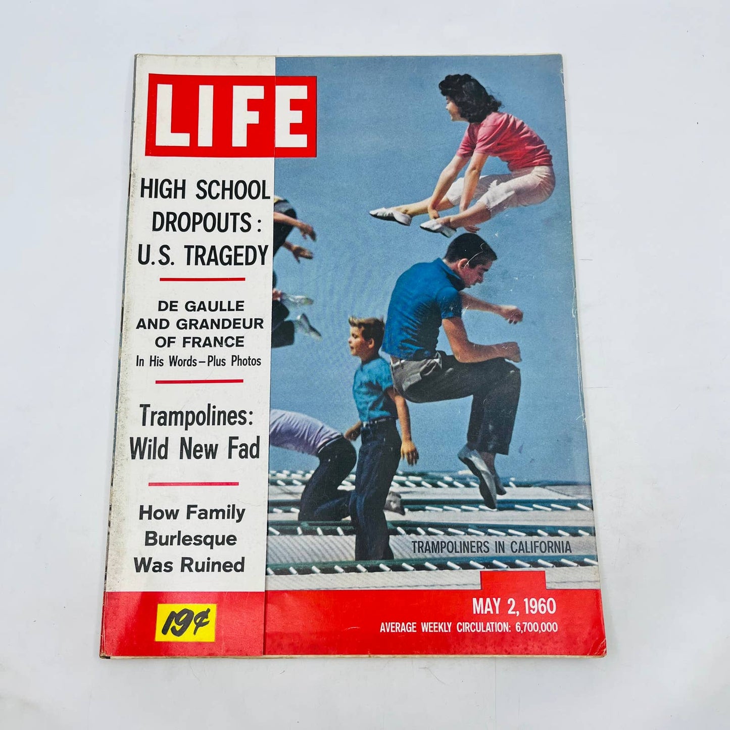 Life Magazine May 2 1960 Trampolines in CA Korea Groucho Marx Newsstand TA8