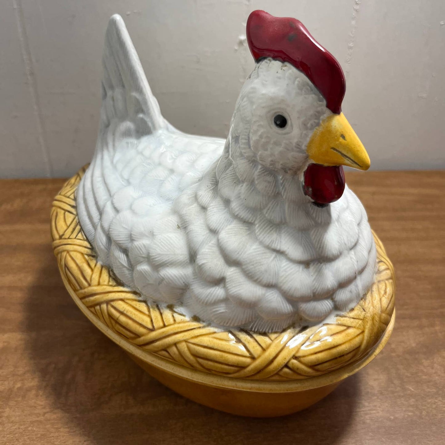HUGE Vintage Hand Painted Ceramic NESTING HEN 10 x 8” TF6