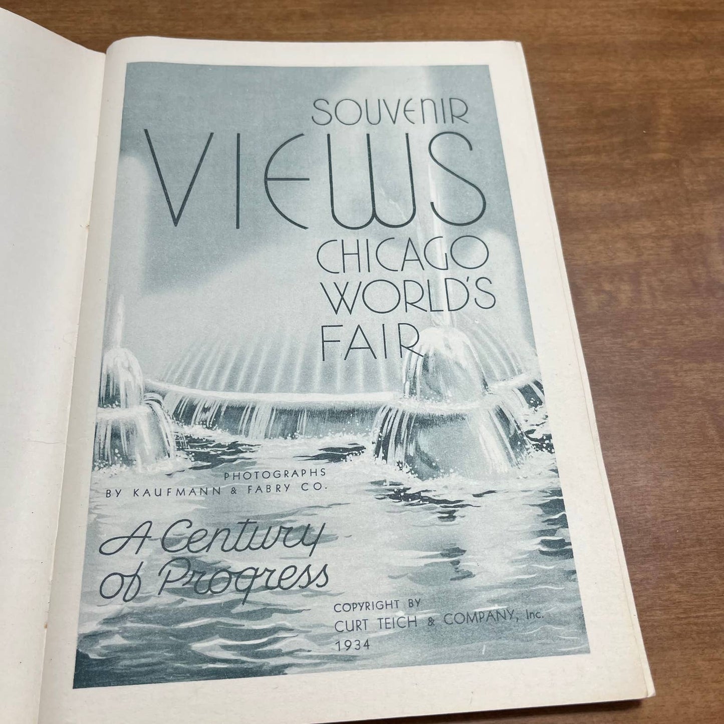 1934 World's Fair Chicago Souvenir Book A Century of Progress B1