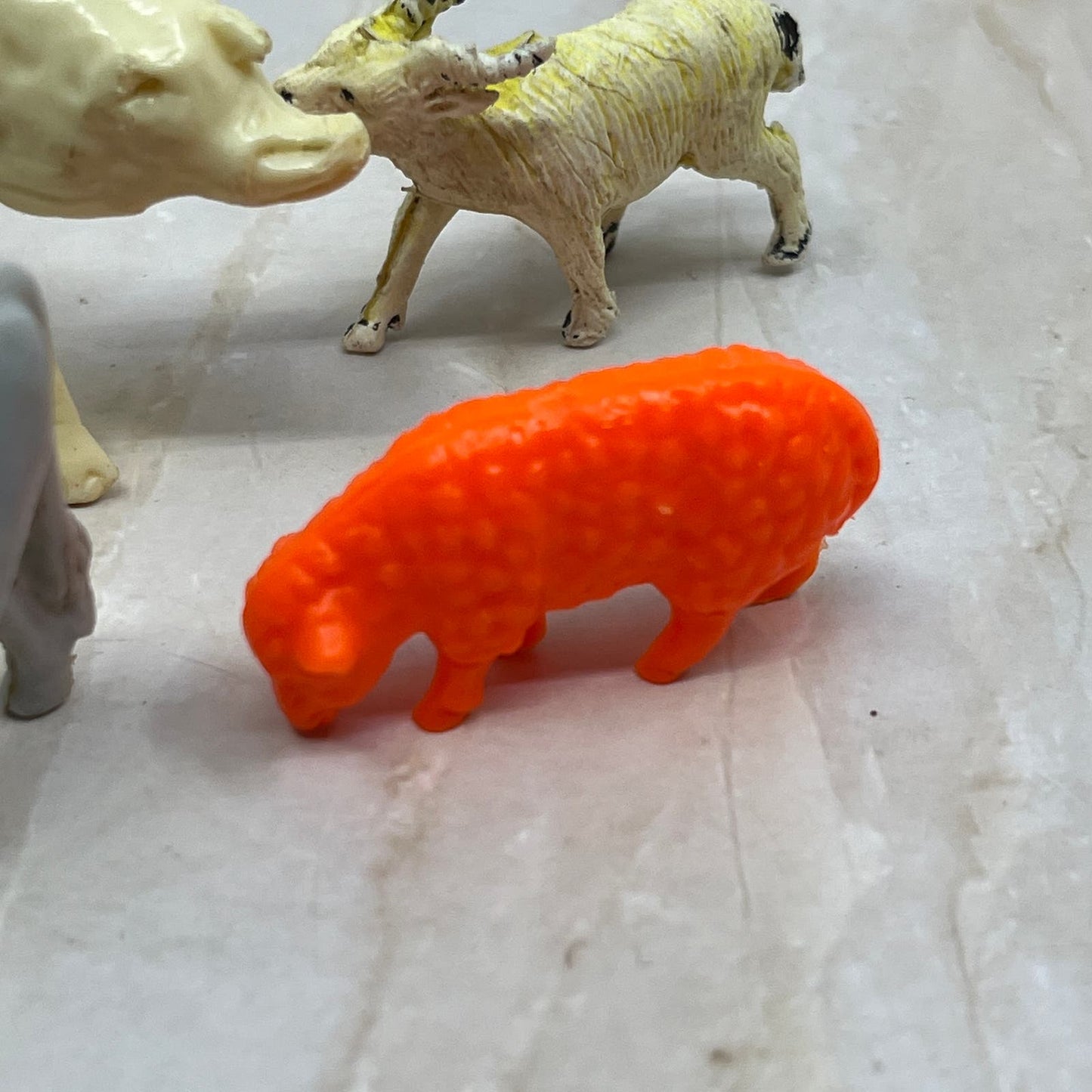 Vintage Collection Plastic Animal Toy Figurines TE5