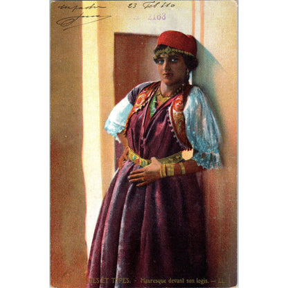 Scenes Et Types Mauresque Devant Son Logis People from Maghreb Postcard P2-11