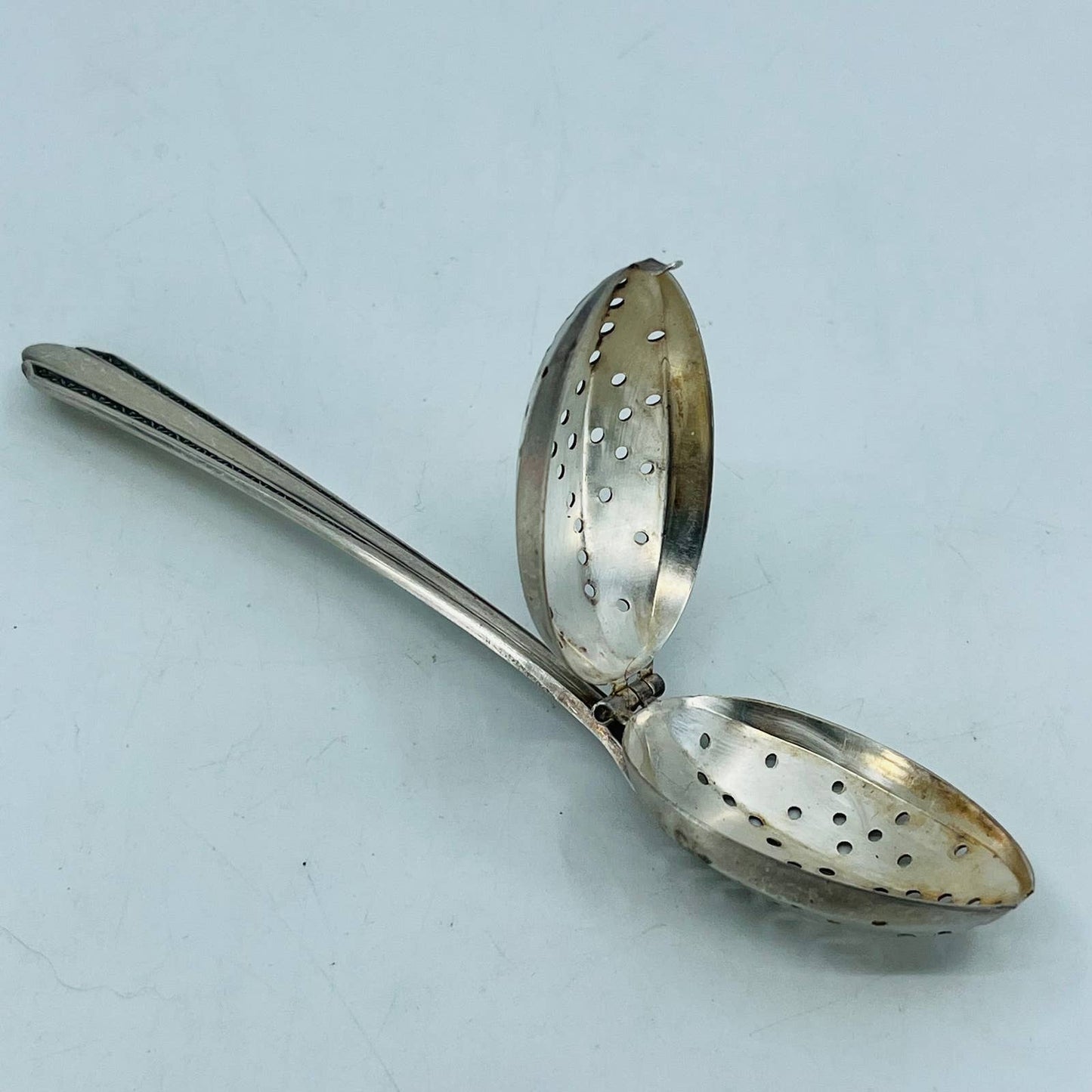 WM Rogers Vintage Silverplate A1 Plus Oneida Tea Infuser Strainer Spoon SB1