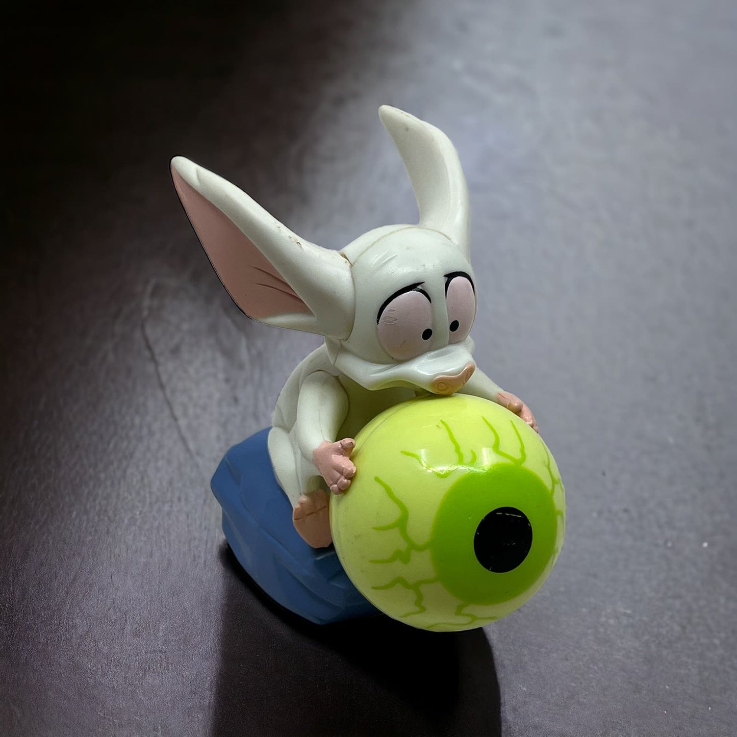 Burger King Anastasia 1997 Bartok The Bat Vibrate Pull String Eyeball Toy TC9-T2