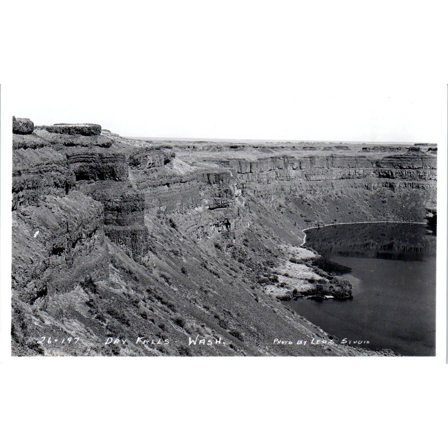 Vintage Postcard Dry Falls Leos Studio Washington TD9-W2