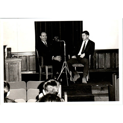 Senator George McGovern & Randy Seifert Yankton College 1966 Photo 5x7 TK1-P5