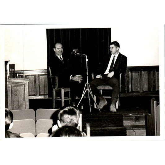 Senator George McGovern & Randy Seifert Yankton College 1966 Photo 5x7 B8