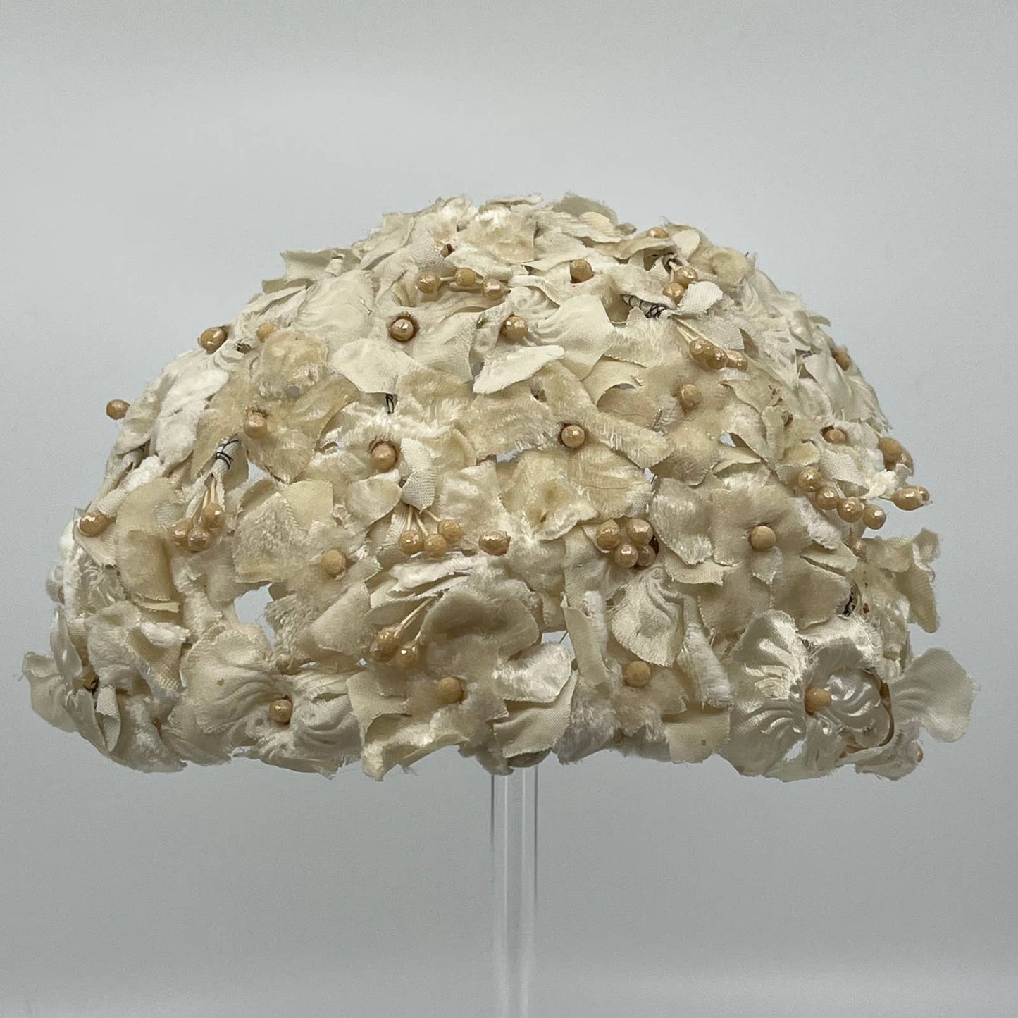 Vintage Woman’s White Velvet Flower Skull Cap Hat HB1