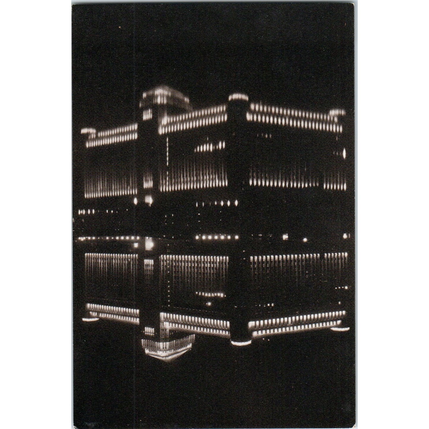 Marshall Field & Co Chicago The Merchandise Mart Original Postcard P2-10