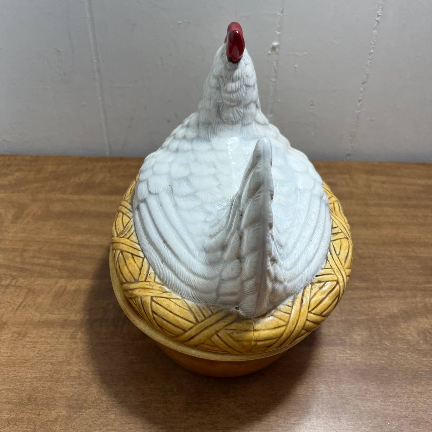 HUGE Vintage Hand Painted Ceramic NESTING HEN 10 x 8” TF6