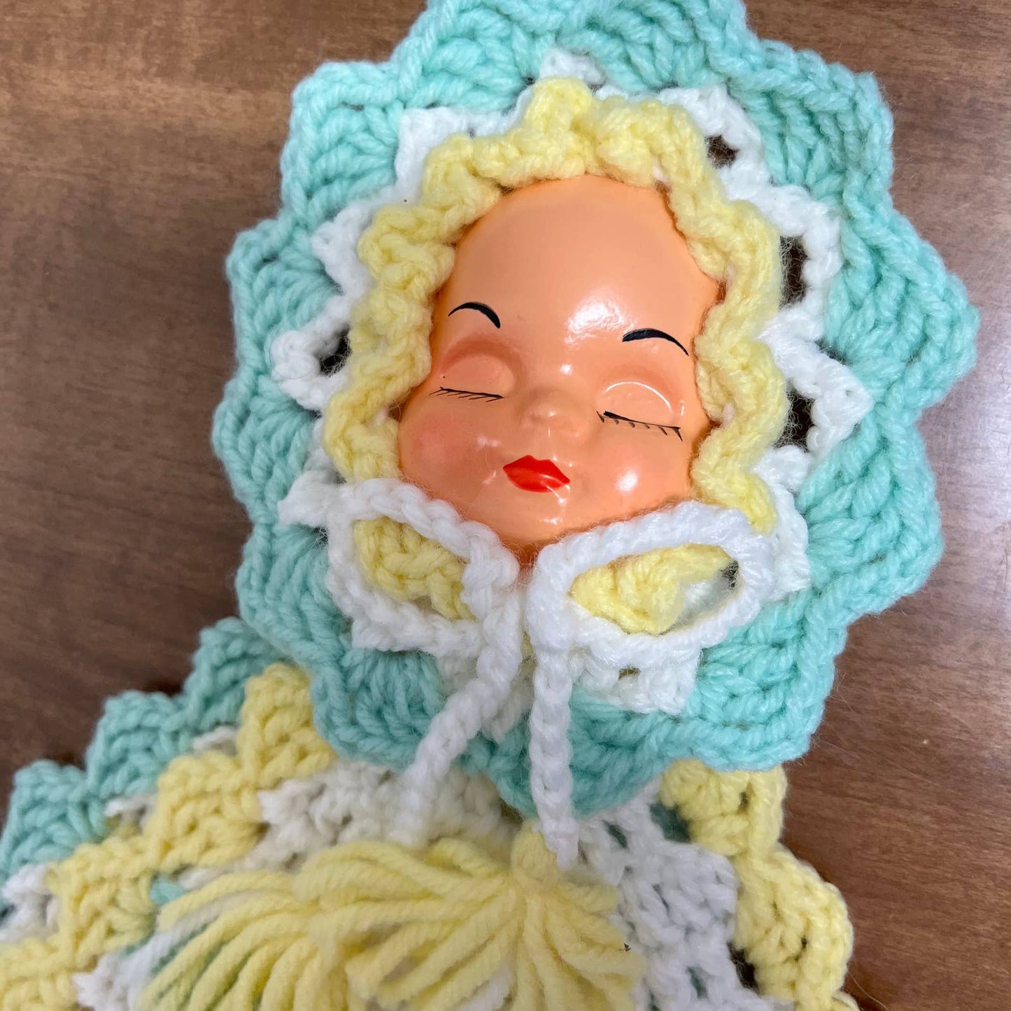 Vintage 1960s Crocheted Plastic Doll Face Pot Holders Green Yellow White TH6