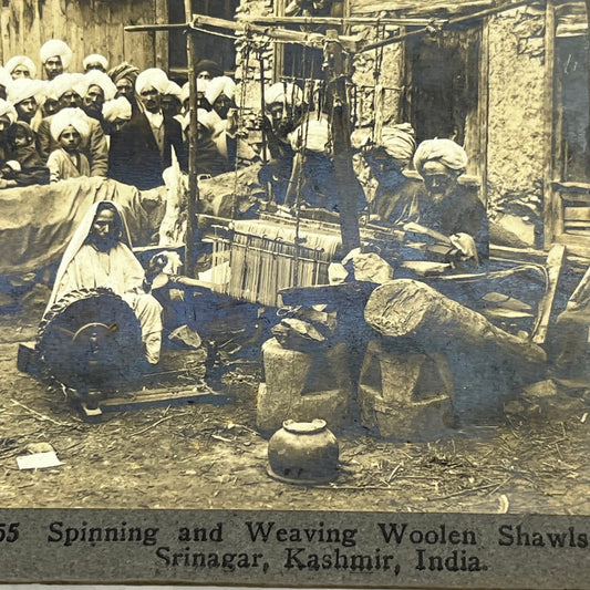Antique Stereoview Card Spinning & Weaving Woolen Shawls Srinagar India H3-2