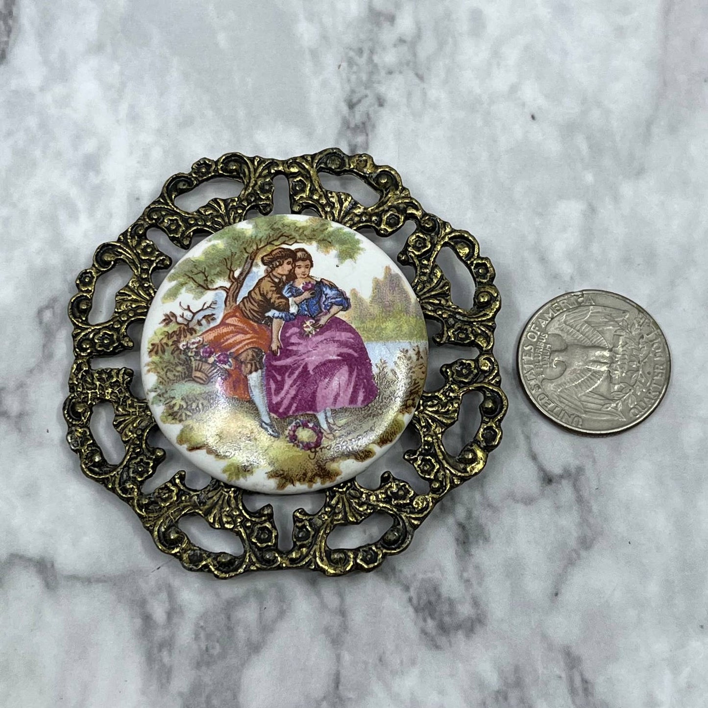Vintage Fragonard Courting Couple Filigree Frame Cameo Medallion 2.5” SF1-1
