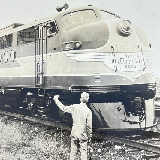 1941 Milwaukee RR Railroad Photo 5400 HP Diesel-Electric Freight Train 8x10 AB3