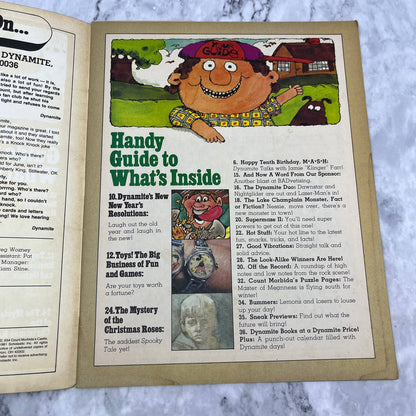 DYNAMITE MAGAZINE VOL 5 NO 6 - DECEMBER 1981 - MASH ALAN ALDA - SCHOLASTIC TJ4