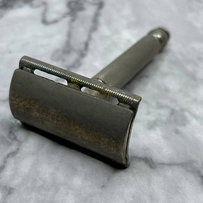 Vintage 1950s Silvertone Metal Gillette Ball End Safety Razor SE6-2