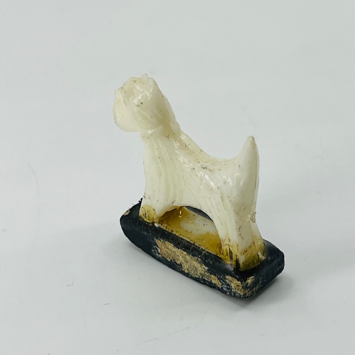 Vintage Mini White Celluloid Scottish Terrier Scotty Dog Magnet 1” SB2