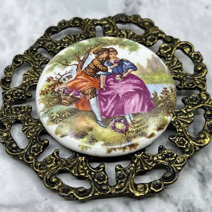 Vintage Fragonard Courting Couple Filigree Frame Cameo Medallion 2.5” SF1-1